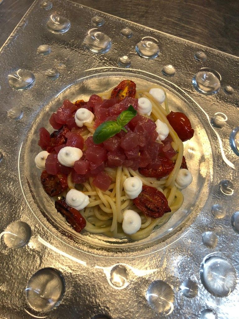 Primo piatto con pomodorini e mozzarelline
